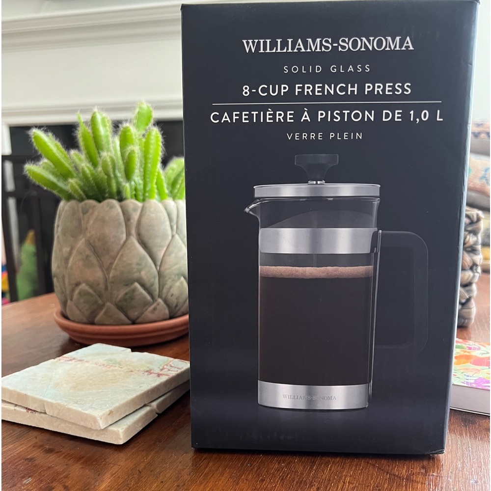 NEW IN BOX 
WILLIAMS-SONOMA
SOLID GLASS 
8-CUP FRENCH PRESS